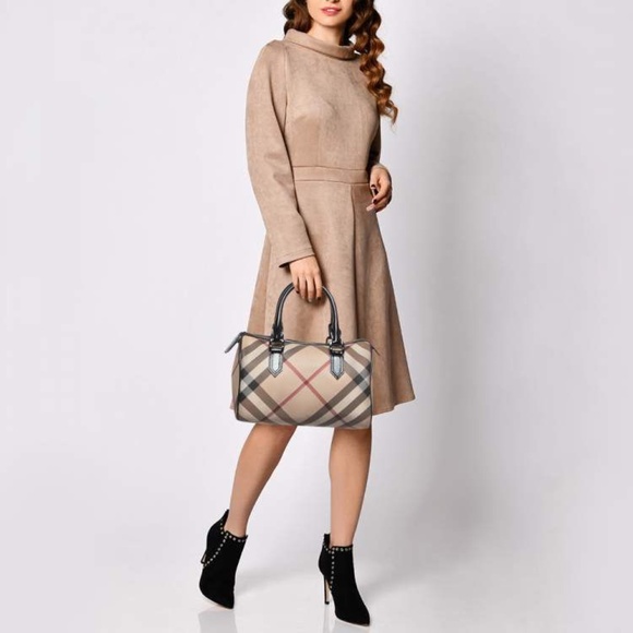 Authentic Burberry Nova Check PVC and Patent Leather Chester Boston Bag - Picture 3 of 15